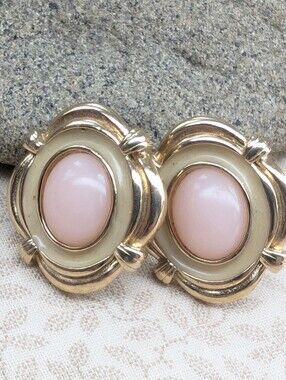 🩷 Avon Vintage Pink Stone & Yellow Enamel Clip Earrings *4 For $20*